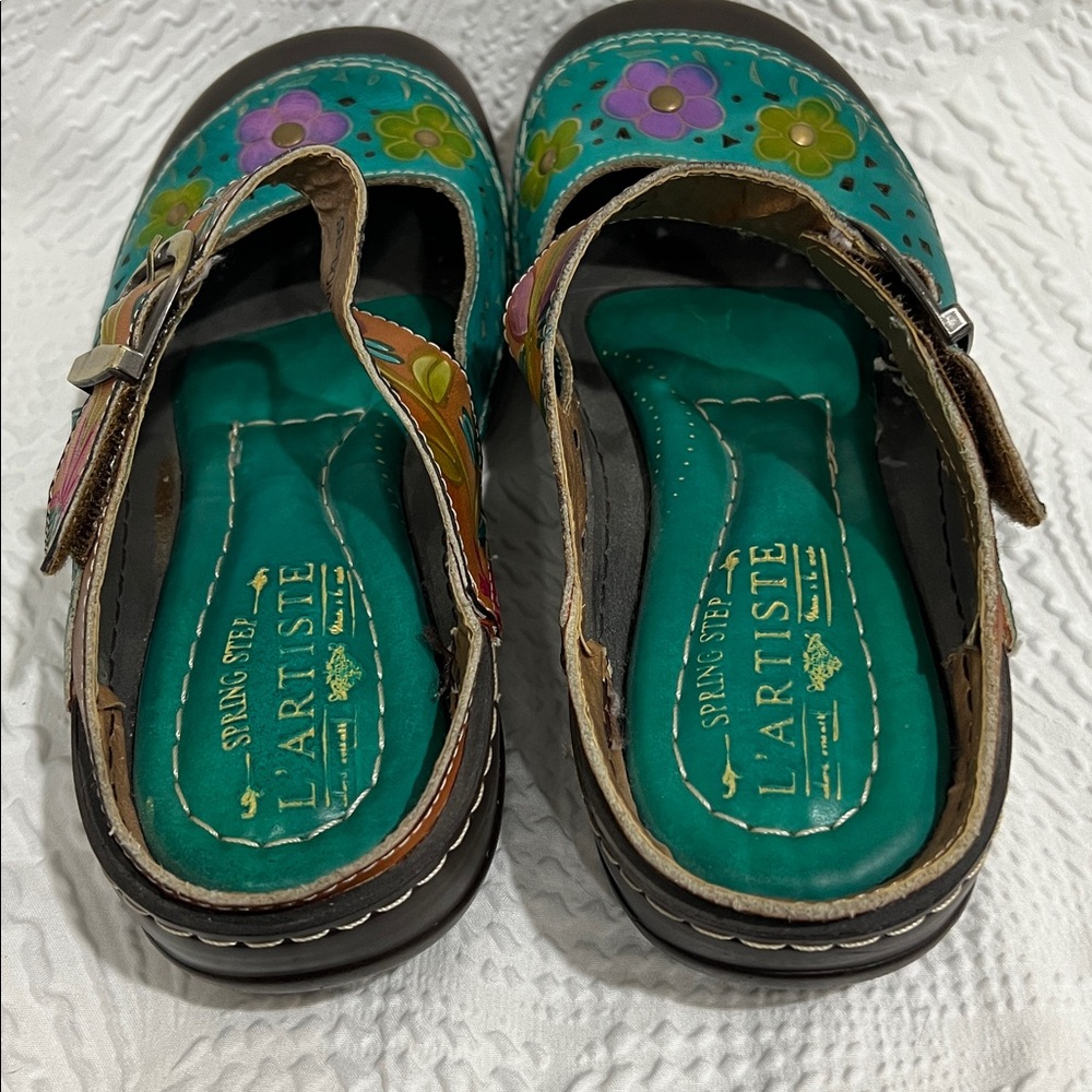 L’Artiste Spring Step Flochino Floral Strap Clogs - Picture 5 of 9